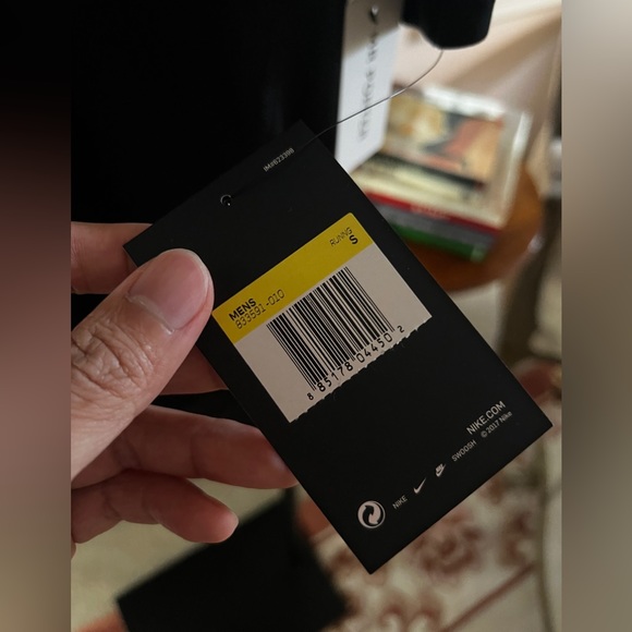 Brand new with tag Nike Running Drifit - Picture 3 of 7